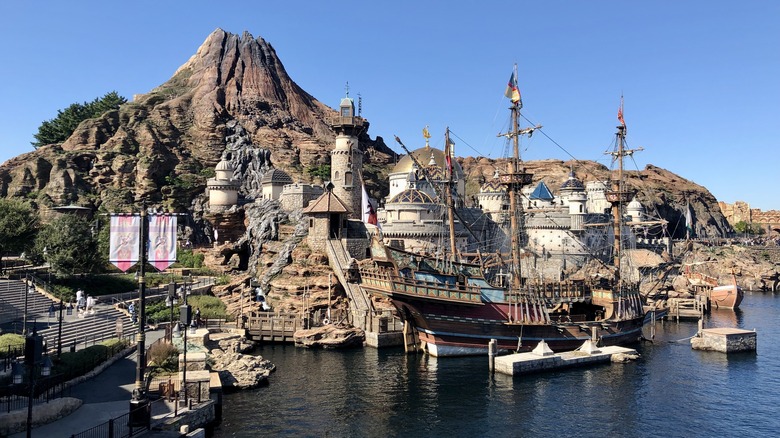 DisneySea Mount Prometheus Fortress Explorations