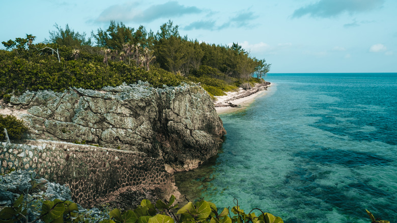 Cliffs surrounding Barefoot Beach