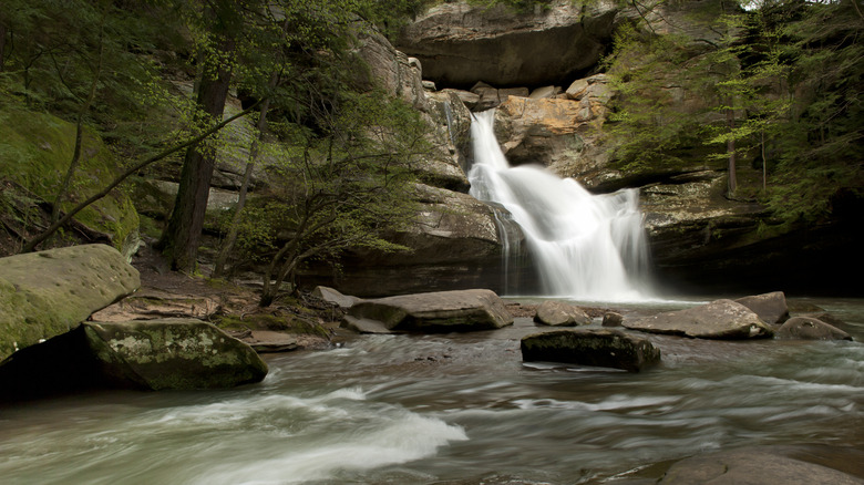 waterfall in hocking hills