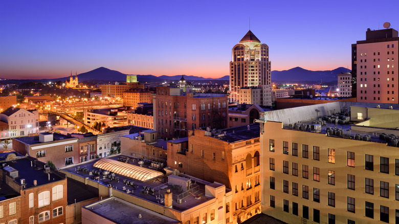 Roanoke, Virginia evening skyline