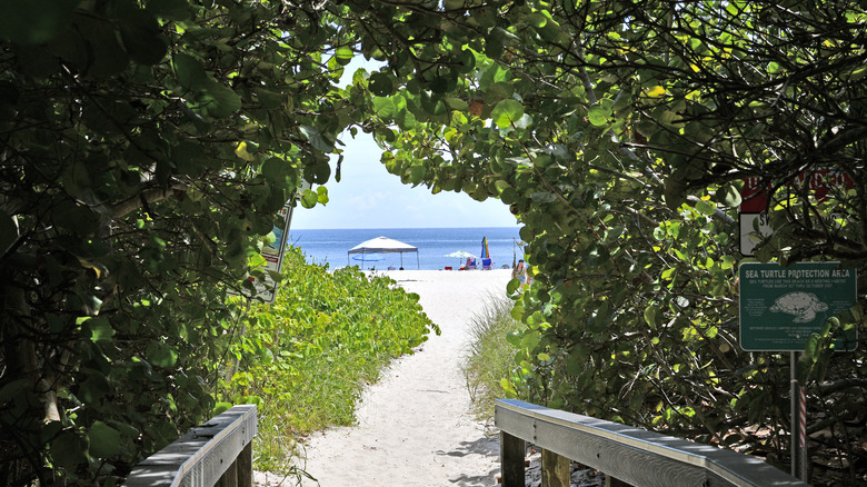 Entrance to vero beach