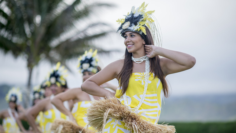 Hawaiian dancers performing