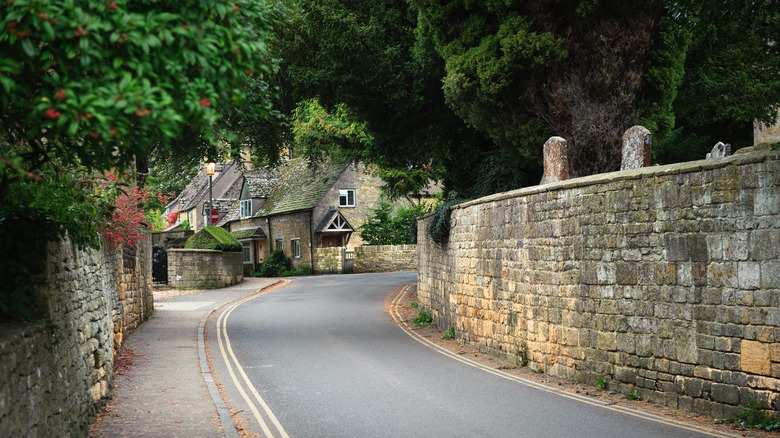 A 'Truly English' Coastal Cotswold Trail Features Honey-Colored Cottages and Picturesque Woodlands