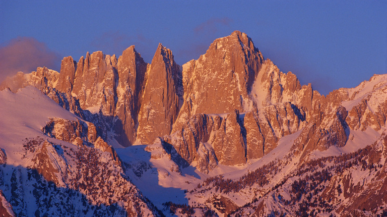 California's 'Gateway to the Sierra': A National Forest Featuring Rivers, Lakes, and Campsites