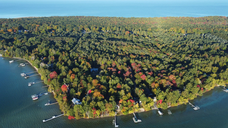 A Highly Rated Michigan Campground Offers a Cozy, Scenic Retreat Between Two Stunning Lakes