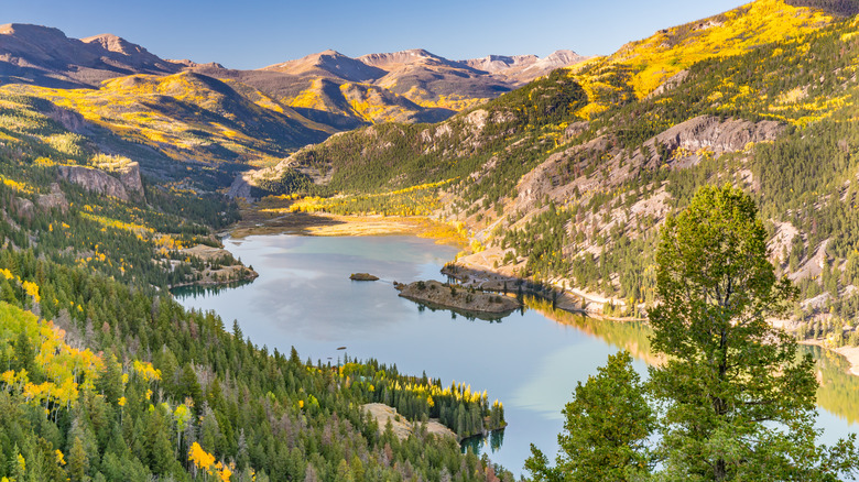 Colorado's Most Secluded Town: An Outdoor Paradise with Stunning Lakes and Mountain Vistas