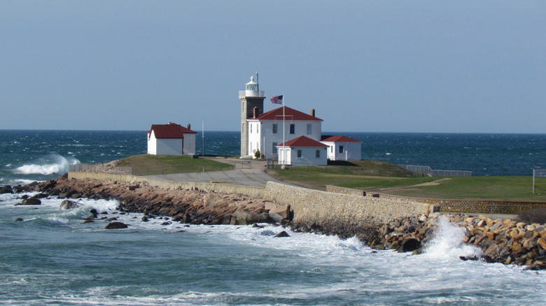 This Chic and Picturesque Beach Paradise is Rhode Island's Most Charming Seaside Neighborhood