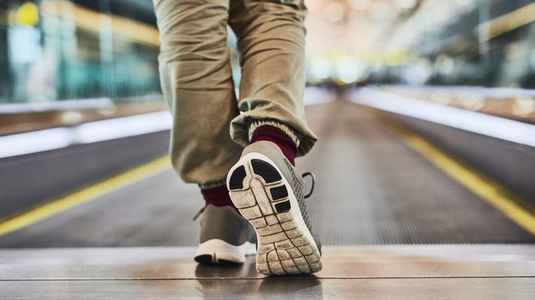 A Runner's Footwear Trick to Keep Your Feet Fresh During Long Sightseeing Days