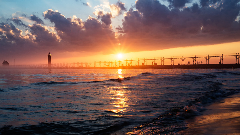 A Delightful Lakeside Resort Town in the Midwest Features Tranquil Beaches, a Vibrant Boardwalk, and Exciting Events