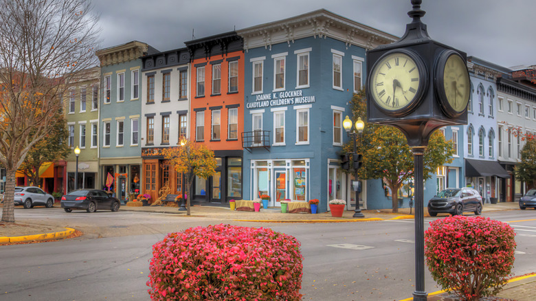 Explore a Charming Ohio Riverside Town with Vibrant Murals, a Thriving Antique Scene, and Outdoor Adventures