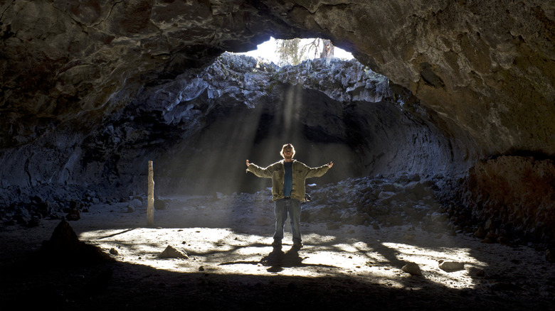Discover Oregon's Enchanting Skylight Cave: A Surreal Underground Cathedral of Light Beams You Must See to Believe