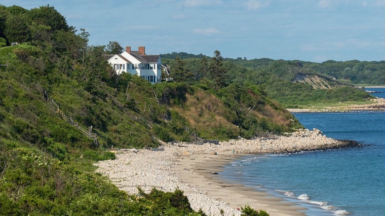 New York's Hidden Gem: A Quieter, Charming Alternative to the Hamptons with Secluded Beaches and Old-Money Elegance
