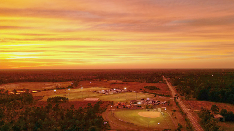 The "Seafood Capital of the Carolinas" Is a Charming Town Brimming with Fresh Coastal Flavor
