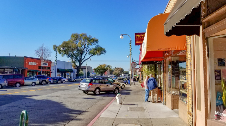 A Highly Walkable City Near San Francisco Boasts Chic Shop-Lined Streets