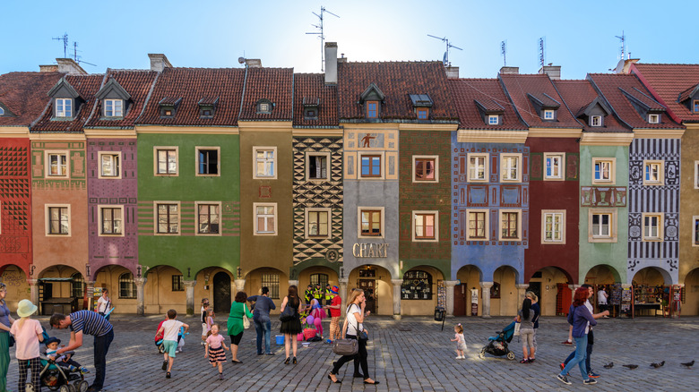 Midway Between Warsaw and Berlin Lies One of Poland's Oldest Cities, Rich in Markets, Castles, and Cuisine