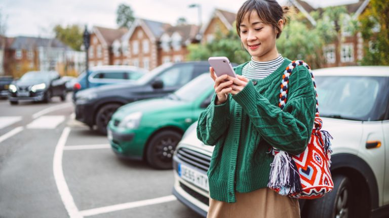 Essential Precautions Tourists Should Take Before Leaving Their Car in a Big City