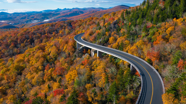 RV Camping Can Be Challenging on the Blue Ridge Parkway with This Type of Rig