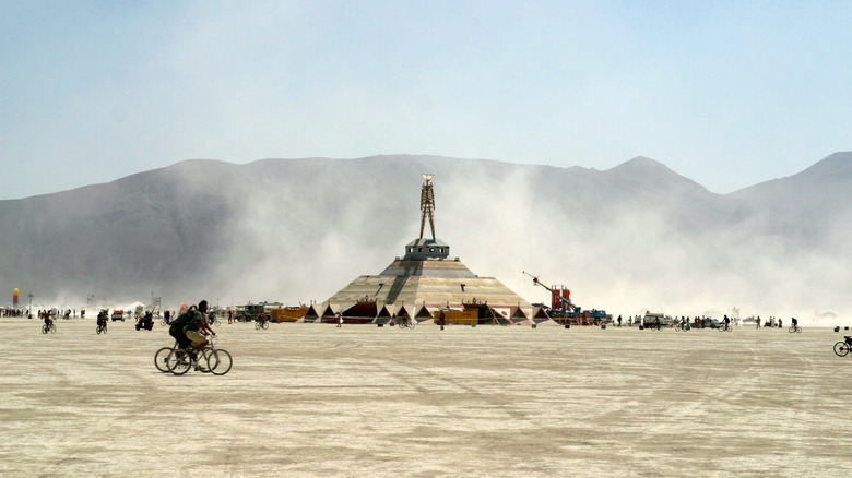 Nevada's Secret Desert Town Boasting Lively Attractions: Your Gateway to the Annual Burning Man Festival