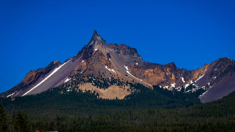 Oregon's 'Highway of Waterfalls': A Stunningly Scenic Road Trip Through an Enchanting River Valley