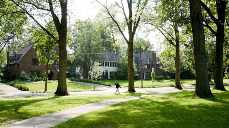 Explore Ohio's 'Garden City': A Suburban Retreat with Lakes, Historic Charm, and Picturesque Neighborhoods