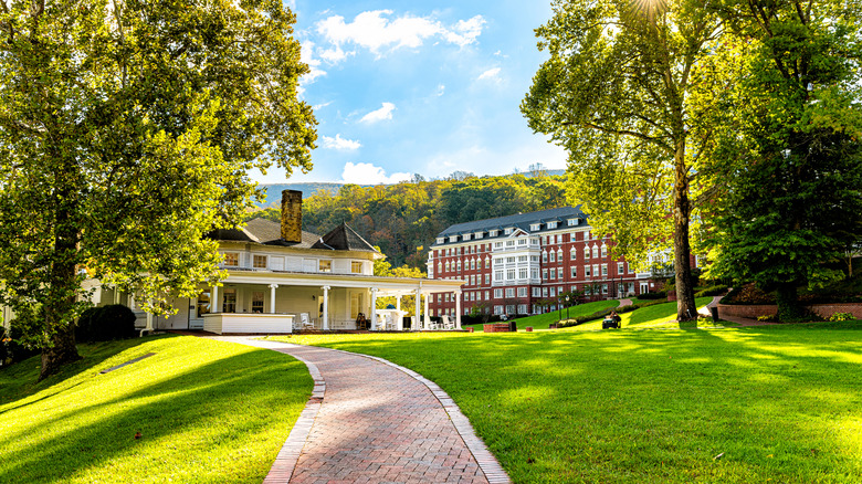 Discover a Hidden Gem in Virginia: Blue Ridge Beauty Meets Hot Springs and Local Charm