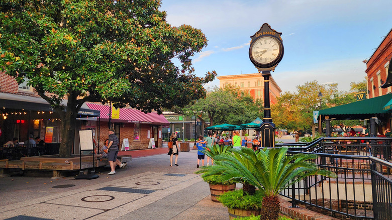 Savannah's Top-Rated Hotel: A Stylish Gem of Unmatched Elegance in the Historic District