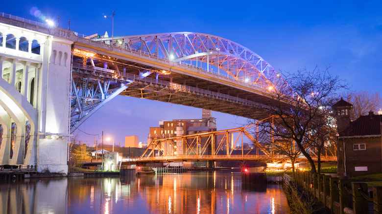 Cleveland's Historic Double-Decker Bridge Now Attracts Tourists with Stunning City Views
