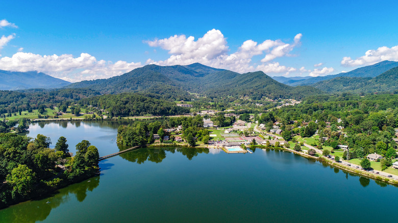 The Picturesque North Carolina Mountain Town That Has Completely Prohibited RV Parks and Campgrounds
