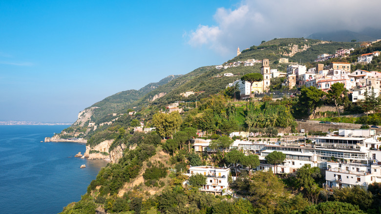 Discover a Secluded Retreat Near the Amalfi Coast: Affordable Getaway with Breathtaking Views
