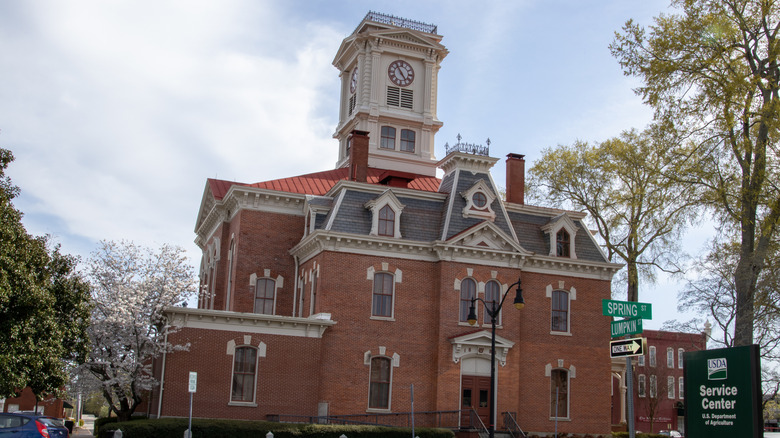 Explore This Charming Georgia City: A Haven for Vintage Finds and Southern Hospitality