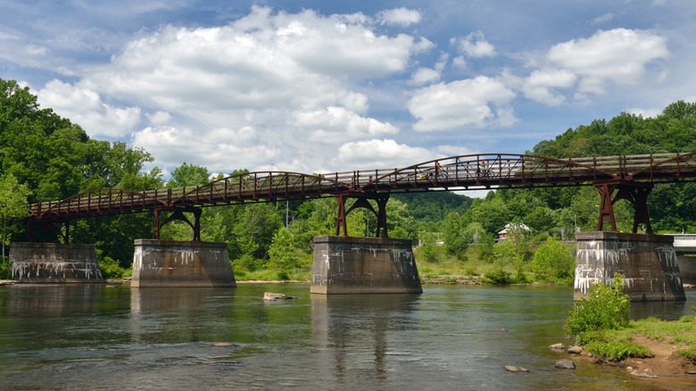 Pennsylvania's Tranquil Getaway: A Borough with Wild Blueberries, Fresh Mountain Air, and Small-Town Charm