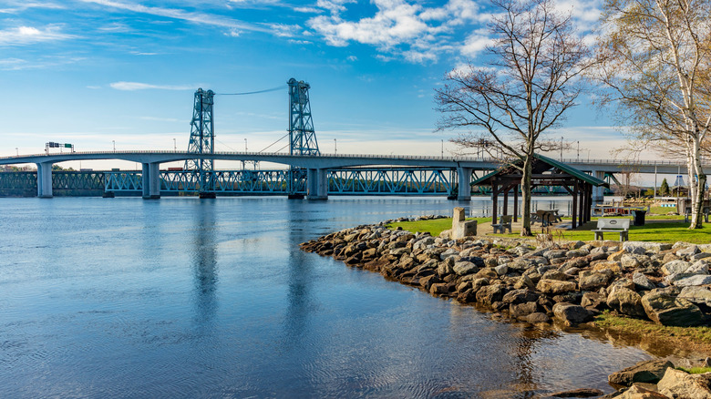 A Picturesque New England River Town Boasts Island Views with Lighthouses and a Rich Shipbuilding History