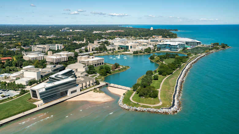A Vibrant Suburban City on Lake Michigan's Shores Near Chicago Offers Collegiate Charm