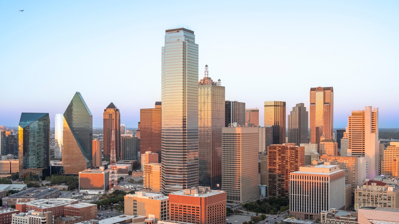 A Texas Art Hub Draws Global Travelers with Exceptional Cuisine and Vibrant Nightlife
