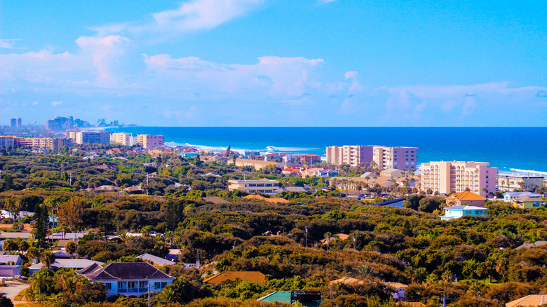 Avoid the Crowds at Daytona Beach: Discover Florida's Nearby Seafood-Loving River City with Endless Outdoor Fun and Shopping