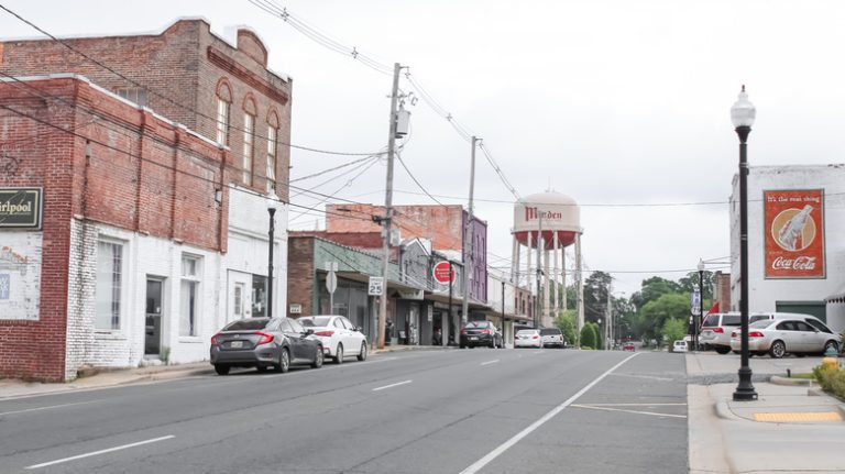 The South's 'Friendliest City' Is a Hidden Gem of Charming Streets, Unique Antiques, and Scenic Lakes