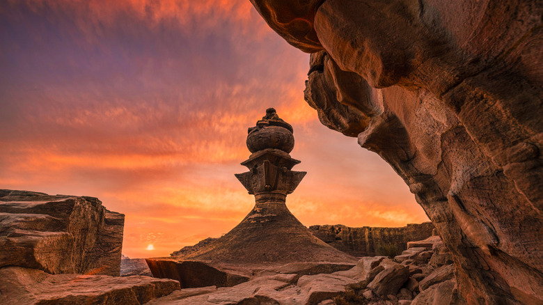 Spectacular Ancient Ruins Nestled in a Jordanian Canyon Rival Those of Rome and Athens