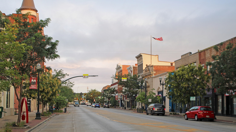 Just Beyond Columbus: Discover Ohio's Hidden Gem with Walkable Streets, Vintage Treasures, and Midwest Charm