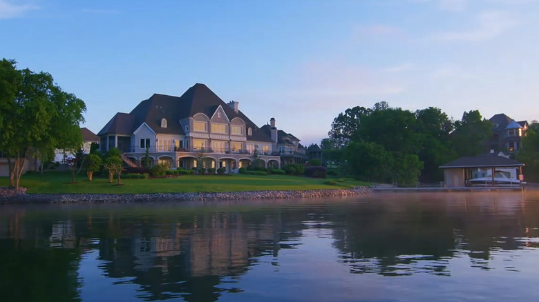 Discover Tennessee's Hidden Gem: A Promising Gated Retirement Community Nestled by a Stunning Lakeside