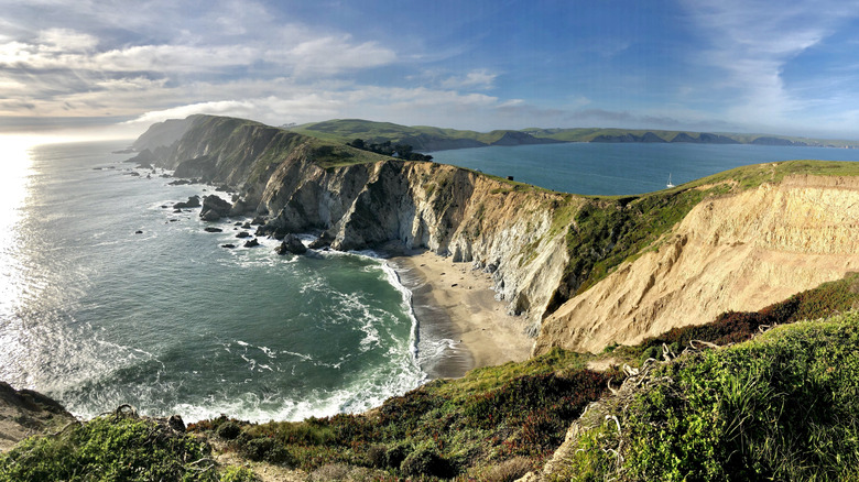 California's Hidden National Seashore: A Utopian Coastline with Serene Beaches and Tranquil Lagoons