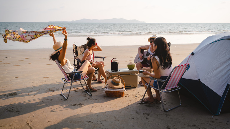 Ontario's Lakeside Community on Lake Erie: A Relaxed Beach Haven