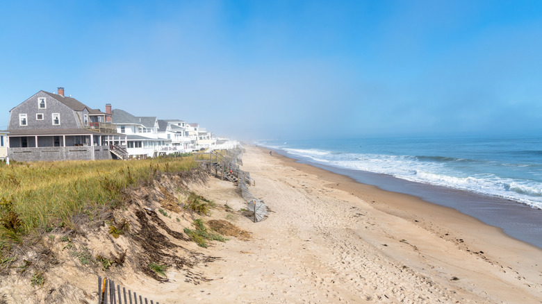 Tucked Away on New Hampshire's Coast: A Serene Beach Escape with Tranquil Dunes and Peaceful Waters