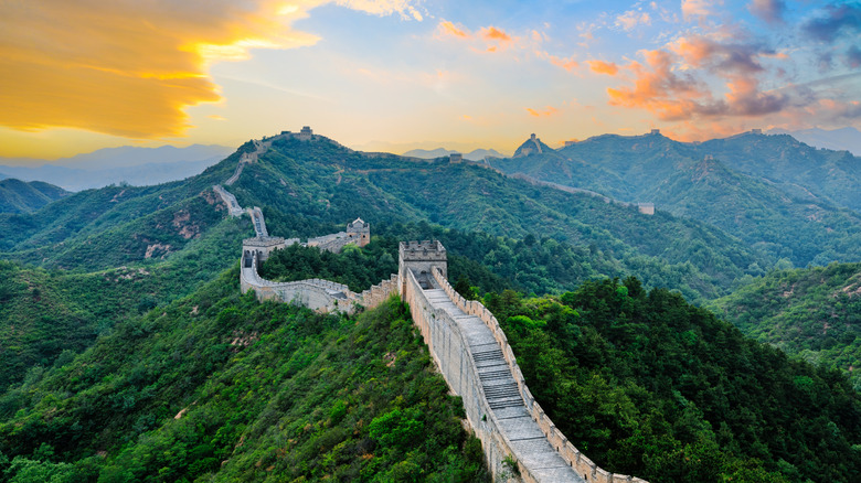 Experience Unmatched Comfort and Convenience: Stay Steps Away from the Great Wall with Top-Notch Amenities