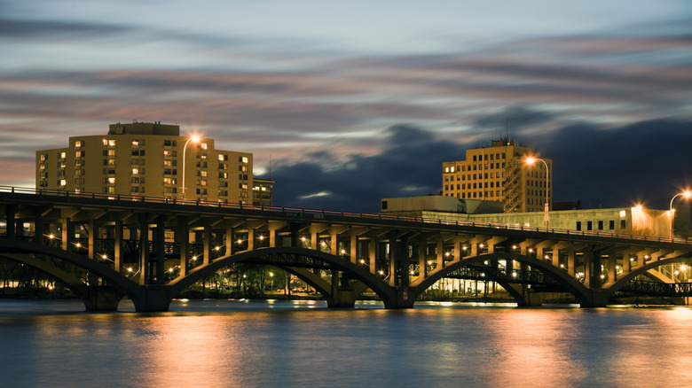 Illinois' "City of Gardens" Boasts Beautiful Green Spaces, Outdoor Adventures, and Limitless Recreation