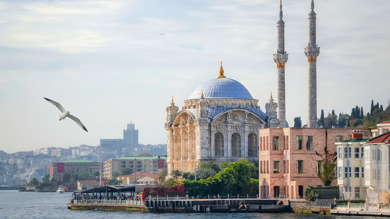Rick Steves Recommends This Istanbul Eatery for Delicious Cuisine (Plus His Top Dish to Try)