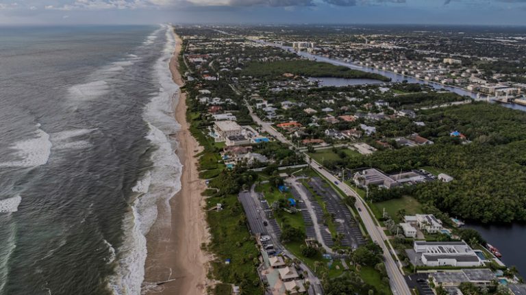 An Unexpectedly Dangerous Florida City Lies Between West Palm Beach and Boca Raton