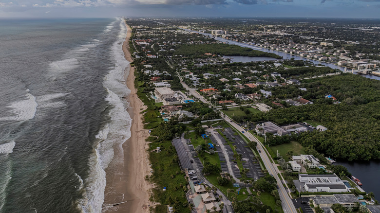 An Unexpectedly Dangerous Florida City Lies Between West Palm Beach and Boca Raton