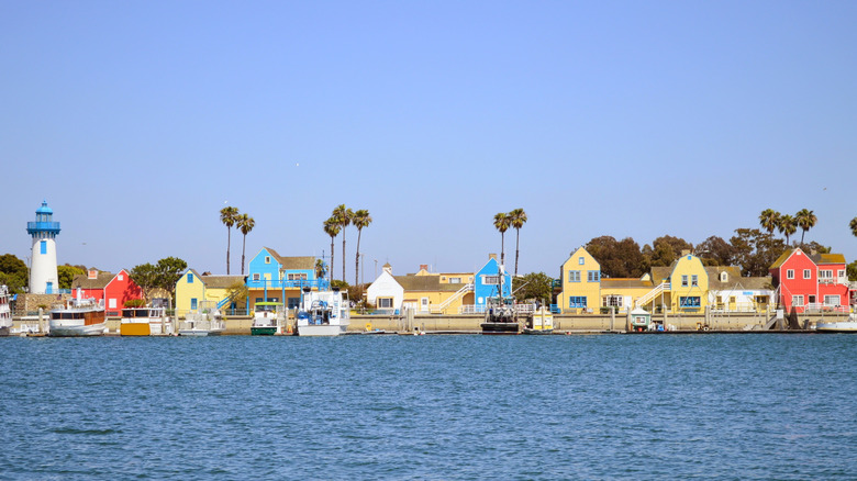 Los Angeles' Vibrant Coastal Village: A New England Seaport Replica with Waterfront Dining and Charm