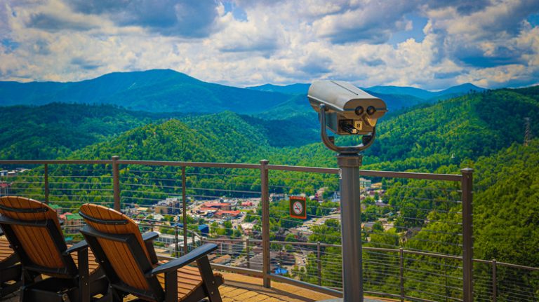 Experience One of America's Earliest July 4th Celebrations: A Spectacular Tennessee Extravaganza Featuring a Parade and Fireworks