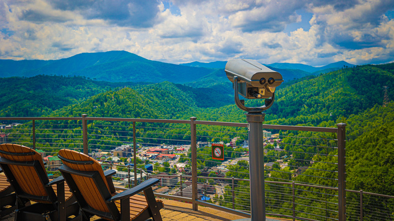 Experience One of America's Earliest July 4th Celebrations: A Spectacular Tennessee Extravaganza Featuring a Parade and Fireworks